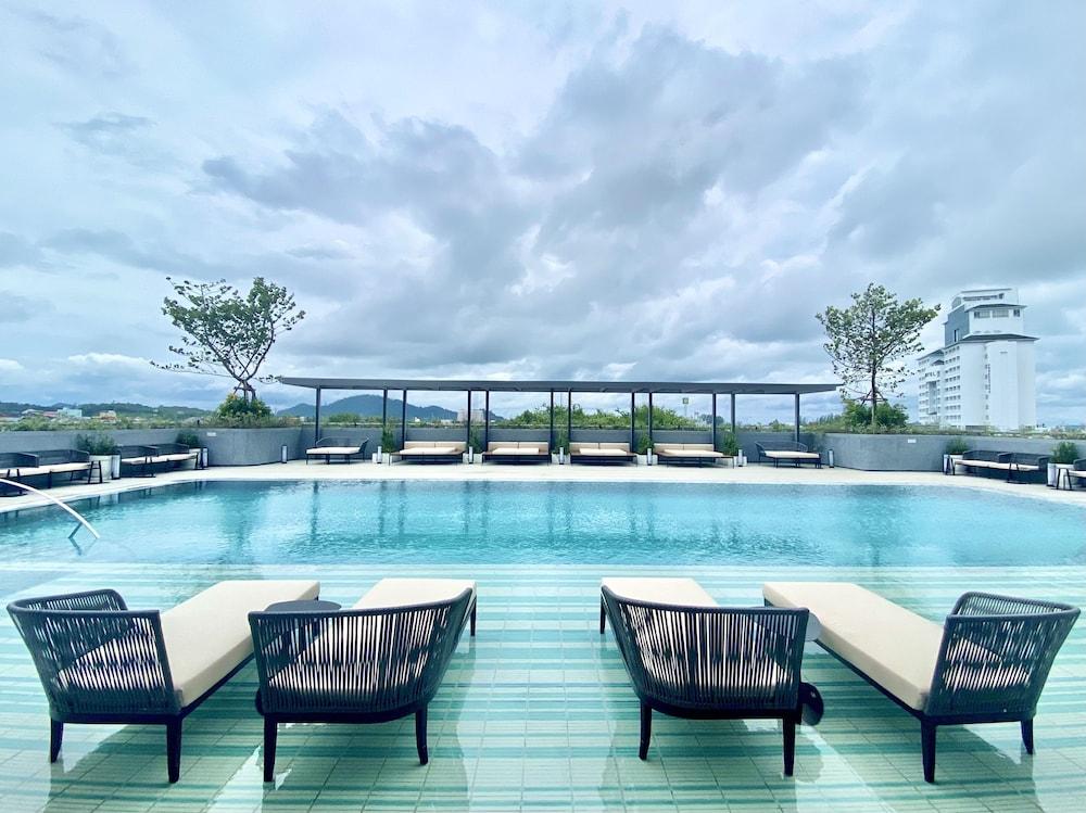 Hotel Courtyard By Marriott Phuket Town Exterior foto