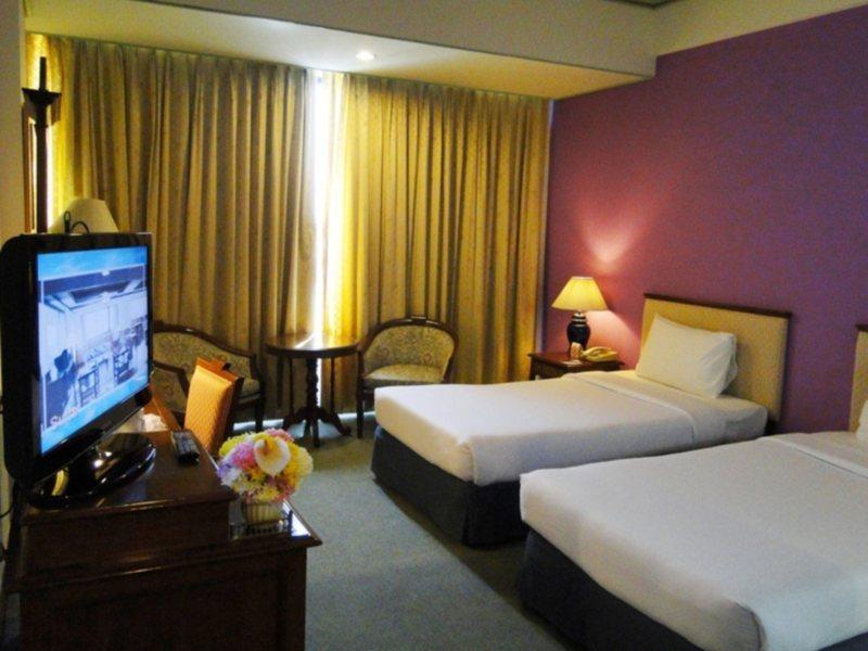 Hotel Courtyard By Marriott Phuket Town Exterior foto